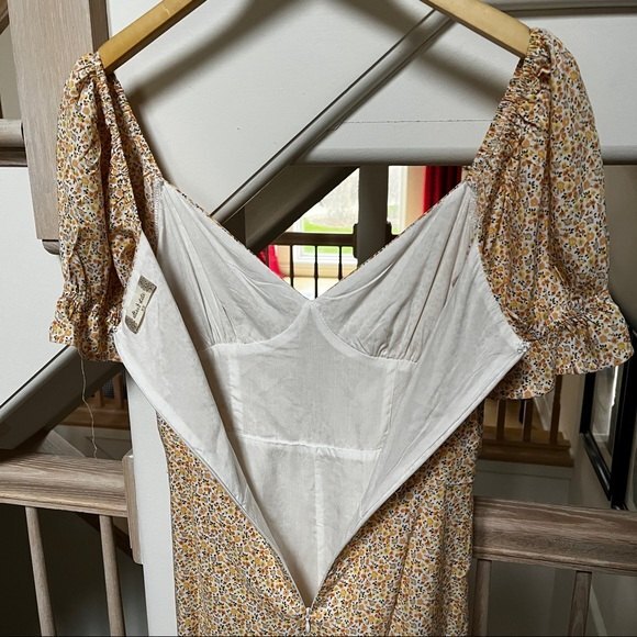 Altar’d State Elianna Floral Romper in Ditzy Micro Floral Print XS - Picture 5 of 10